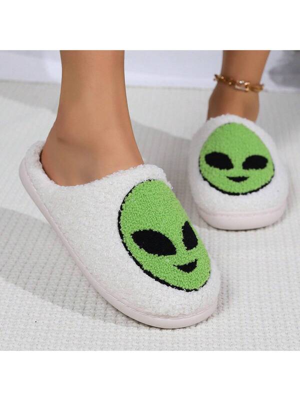 Pantufa Macia De Pelúcia Estampa Alienígena Chinelo Doméstico Confortável