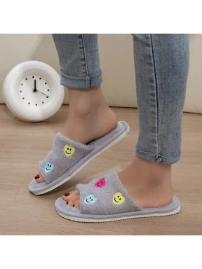 Pantufa Feminina De Pelúcia Com Estampa Corações Chinelo Leve E Silencioso